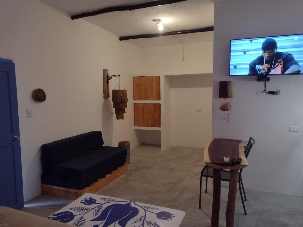 Mio Tulum Hotel Boutique Екстер'єр фото A room at the hostel