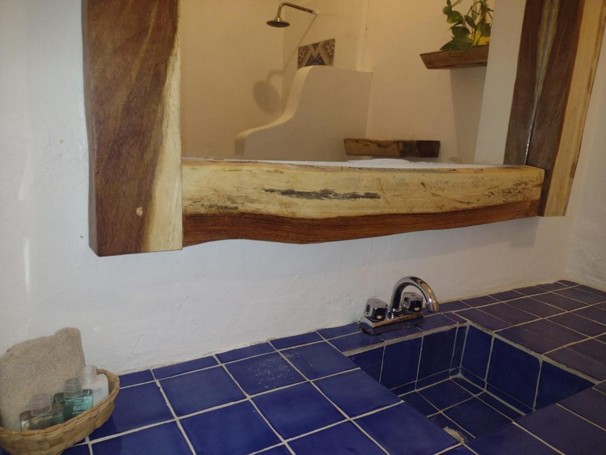 Mio Tulum Hotel Boutique Екстер'єр фото Bathroom in a hotel in Oaxaca, Mexico