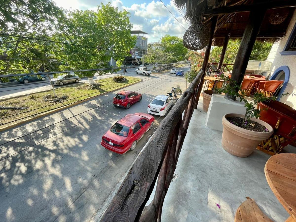 Mio Tulum Hotel Boutique Екстер'єр фото View of the street from a balcony