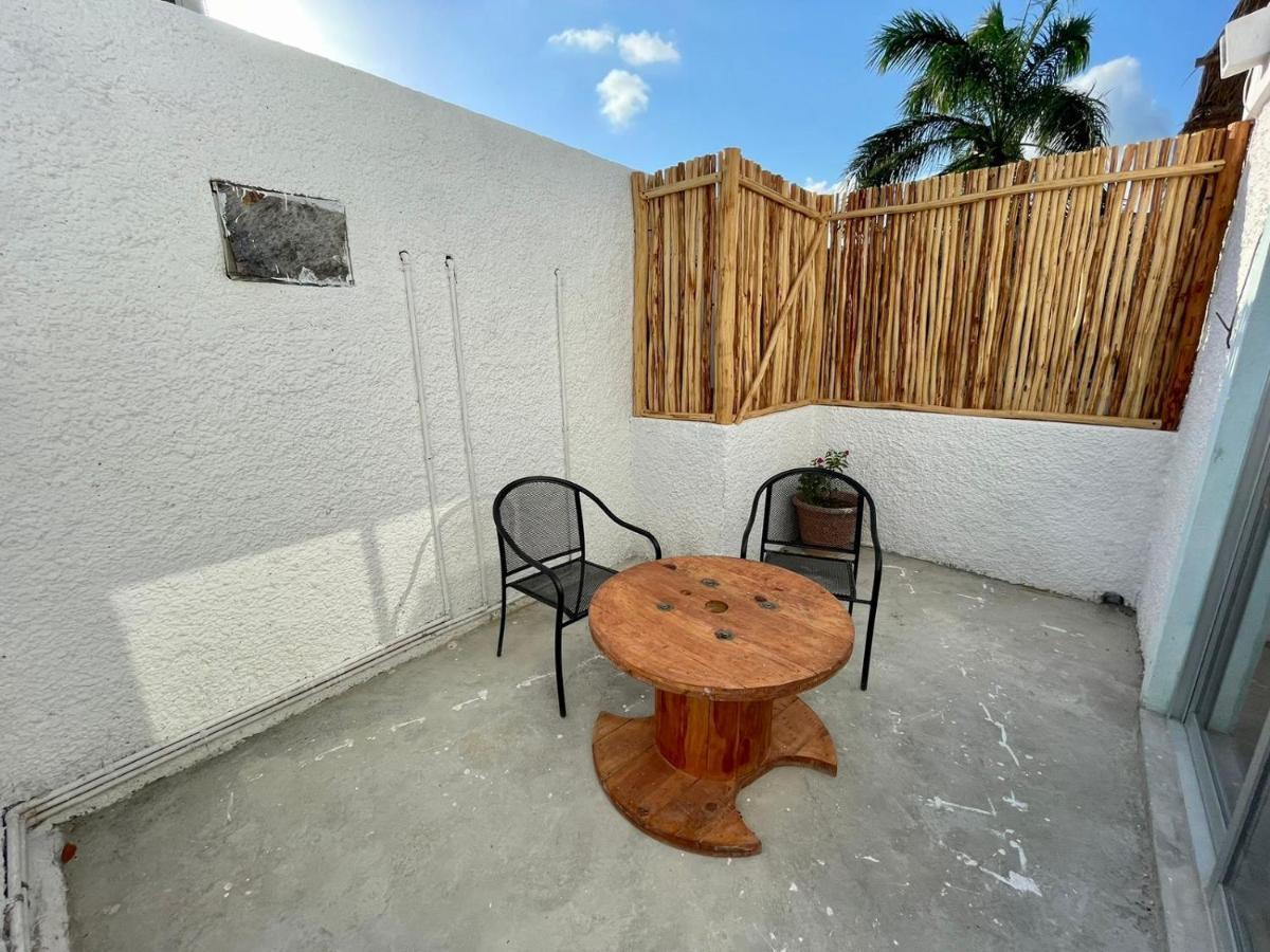 Mio Tulum Hotel Boutique Екстер'єр фото A typical balcony in Tulum